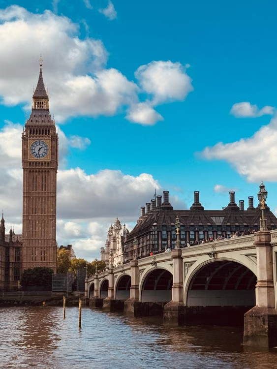 英国出行消费省心之选：2026年了，让银联卡伴你从容游英伦